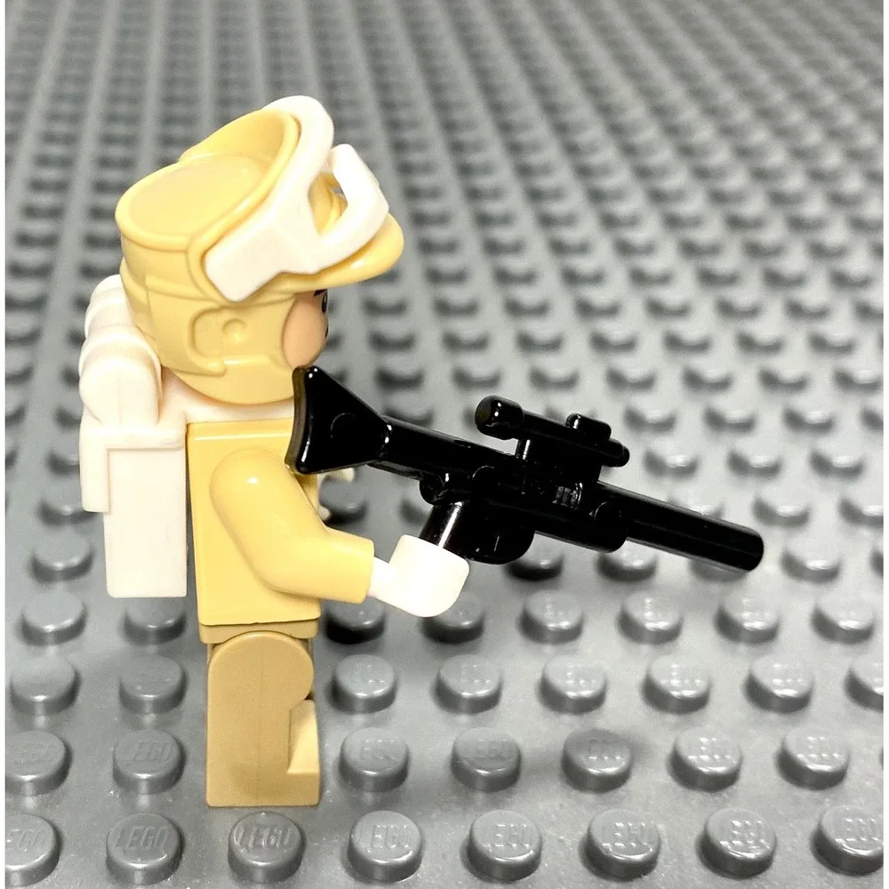 Lego Star Wars Hoth Rebel Trooper Minifigure Set 8083 SW0259 Blaster Gun